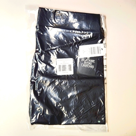 ❤️NWT VINTAGE TORRID SHORTS NIGHTMARE BEFORE CHRISTMAS OOGIE BOOGIE HALLOWEEN - Picture 4 of 12